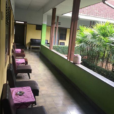 Oyo Life 1708 Hotel Budi Famili 1 Syariah Ciamis Екстер'єр фото