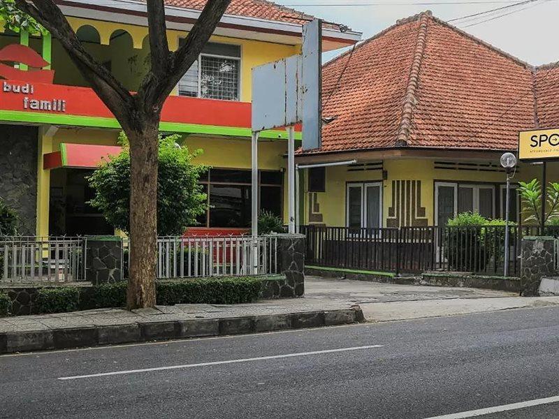 Oyo Life 1708 Hotel Budi Famili 1 Syariah Ciamis Екстер'єр фото