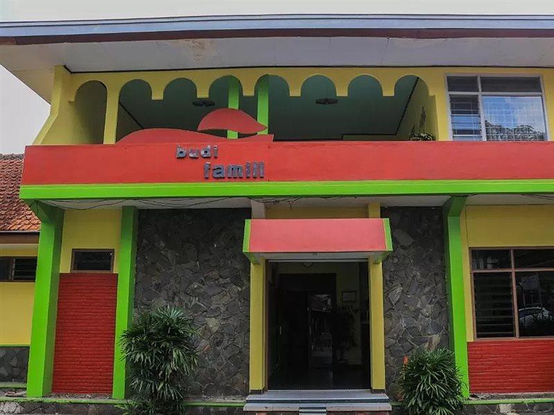 Oyo Life 1708 Hotel Budi Famili 1 Syariah Ciamis Екстер'єр фото