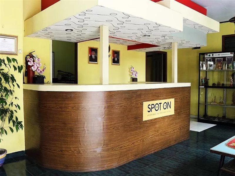 Oyo Life 1708 Hotel Budi Famili 1 Syariah Ciamis Екстер'єр фото